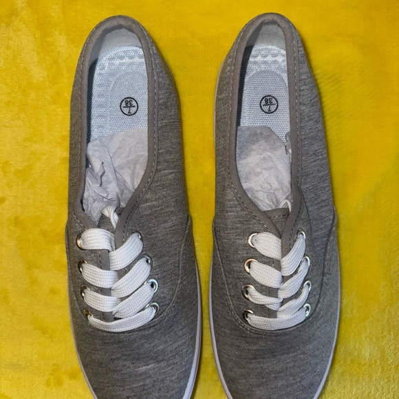 Shoes - Stylish Gray Women's Sneakers